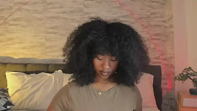 Snapshot of Anneth__M chatting on September 15, 2025, 7:36 pm Anneth M online show from September 15, 2025, 7:36 pm