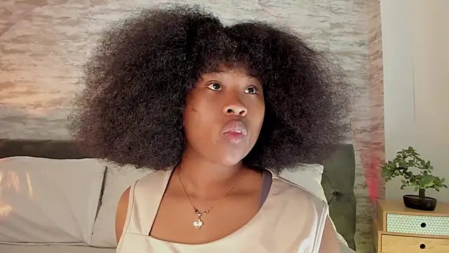 Snapshot of Anneth__M chatting on September 29, 2025, 7:52 pm Anneth M online show from September 29, 2025, 7:52 pm