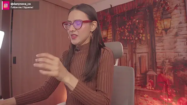 DanyNova Co online show from November 19, 2025, 9:04 pm