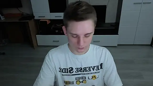 Snapshot of angryzan chatting on December 3, 2025, 4:46 am angryzan online show from December 3, 2025, 4:46 am