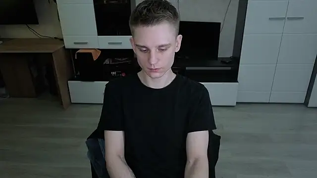 angryzan online show from April 20, 2026, 6:38 am