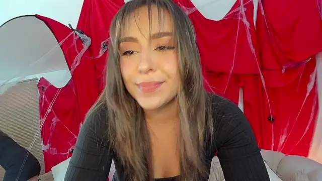 Snapshot of SofiMeza chatting on October 28, 2025, 3:33 pm SofiMeza online show from October 28, 2025, 3:33 pm