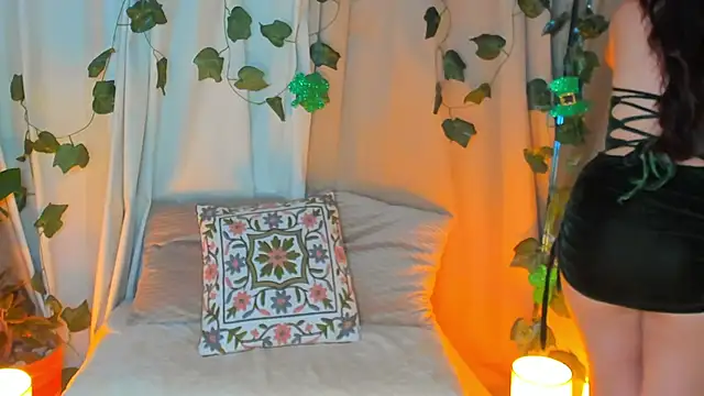 Snapshot of SofiMeza chatting on March 17, 2025, 3:18 pm SofiMeza online show from March 17, 2025, 3:18 pm