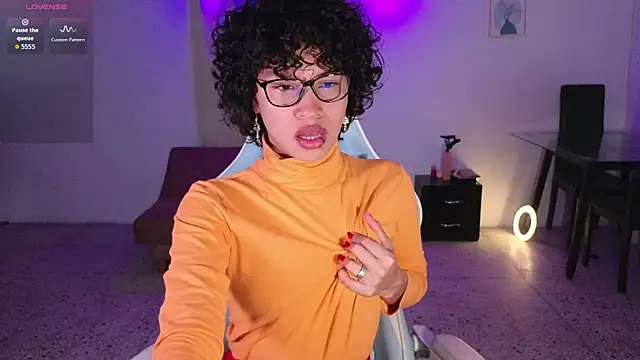 Peggy Funn online show from October 31, 2025, 11:44 pm