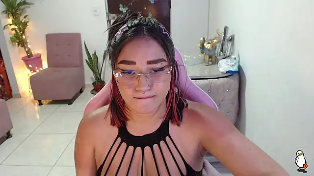 Snapshot of littleangel1_m chatting on January 24, 2025, 1:56 am littleangel1 m online show from January 24, 2025, 1:56 am