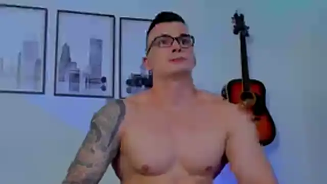 seancarreraa online show from February 10, 2026, 11:04 pm