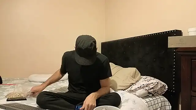 hailzeffn online show from October 18, 2025, 3:30 am