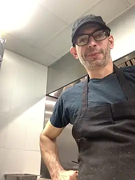 hailzeffn online show from March 17, 2026, 5:49 pm