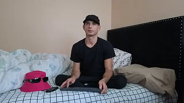 hailzeffn online show from October 18, 2025, 3:36 pm