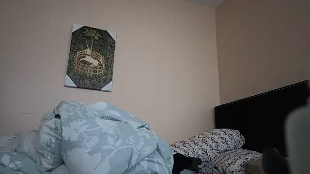 hailzeffn online show from November 9, 2025, 1:37 pm