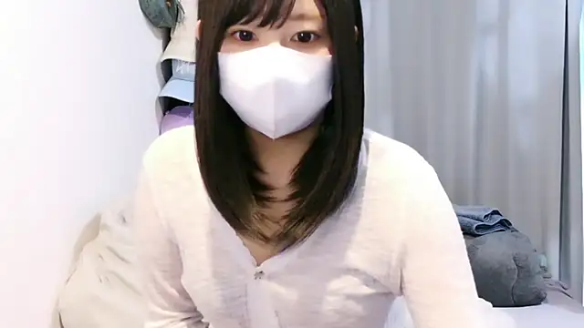 Snapshot of YUTSU_KI chatting on May 4, 2026, 9:17 pm YUTSU KI online show from May 4, 2026, 9:17 pm