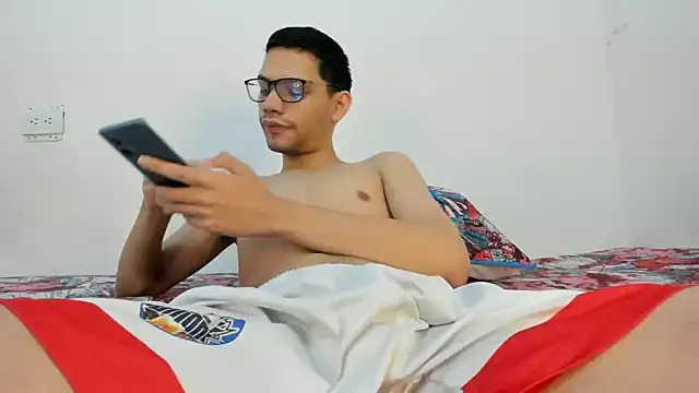 Snapshot of Diego-Monsalve chatting on December 18, 2025, 9:40 pm Diego-Monsalve online show from December 18, 2025, 9:40 pm