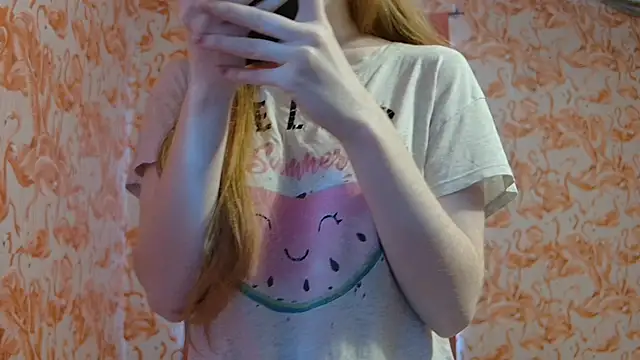 Snapshot of strawberrysmoothie chatting on January 13, 2026, 8:02 pm strawberrysmoothie online show from January 13, 2026, 8:02 pm