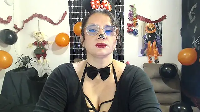Aleja Gonzales online show from October 30, 2025, 4:44 am