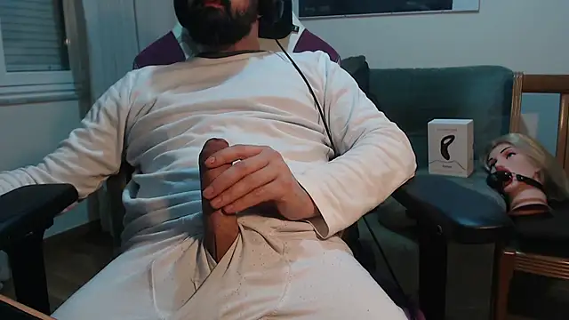 Snapshot of master4subslut chatting on February 5, 2025, 2:08 am master4subslut online show from February 5, 2025, 2:08 am