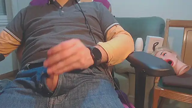 Snapshot of master4subslut chatting on February 23, 2025, 5:34 am master4subslut online show from February 23, 2025, 5:34 am