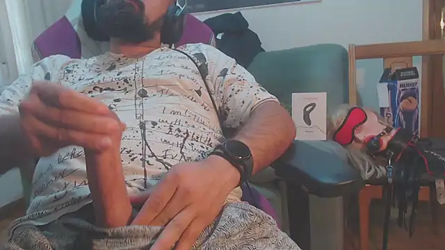 Snapshot of master4subslut chatting on September 9, 2025, 10:57 am master4subslut online show from September 9, 2025, 10:57 am