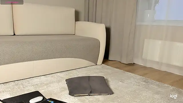 AmelinaLove online show from November 17, 2025, 1:42 am