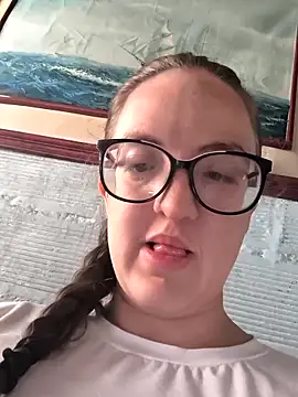 Venus Santana online show from November 10, 2025, 5:18 pm