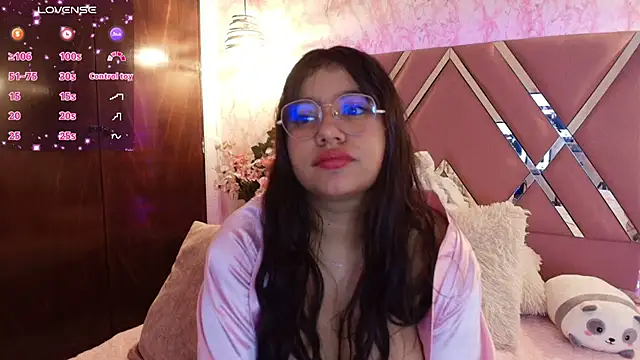 Miaa Smiith1 online show from February 15, 2025, 3:17 pm