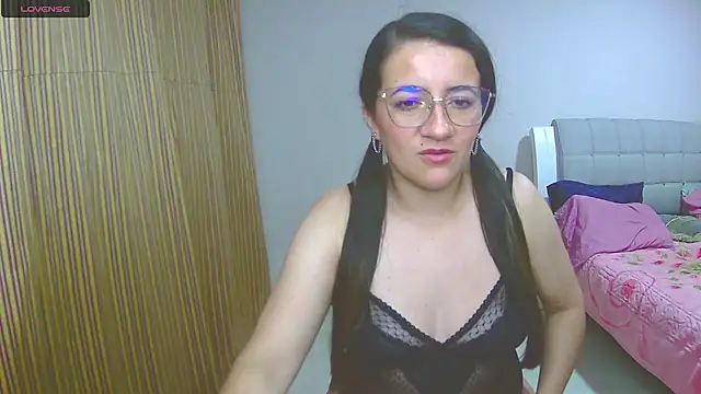 Snapshot of Dayanna_Smitt chatting on March 2, 2025, 12:20 am Dayanna Smitt online show from March 2, 2025, 12:20 am