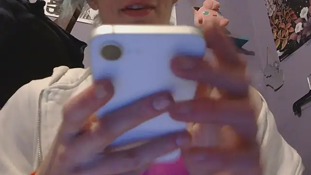 watermellonpussy online show from October 18, 2025, 9:06 pm