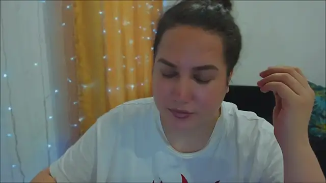 Snapshot of _madalexa_ chatting on October 3, 2025, 1:45 pm madalexa online show from October 3, 2025, 1:45 pm