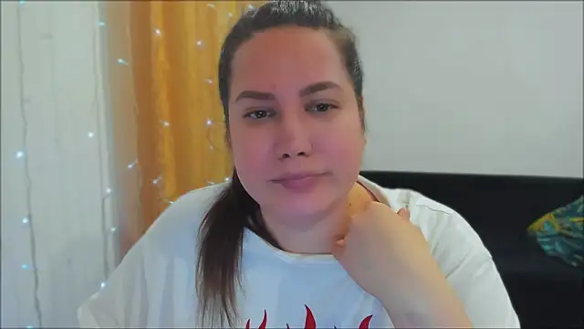 Snapshot of _madalexa_ chatting on November 5, 2025, 6:44 pm madalexa online show from November 5, 2025, 6:44 pm