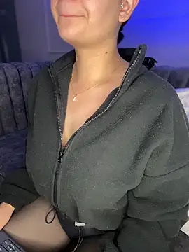 GabriellaFerrer online show from October 31, 2025, 10:01 am