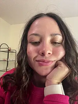 Megan Rodrigo online show from February 10, 2026, 1:43 pm