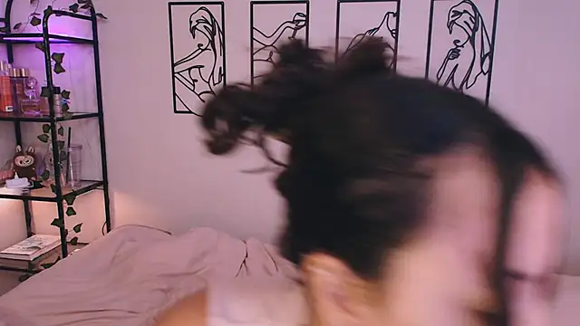 Snapshot of Megan_Rodrigo chatting on October 20, 2025, 7:03 pm Megan Rodrigo online show from October 20, 2025, 7:03 pm