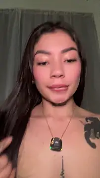 Roxanne 08 online show from April 8, 2026, 6:53 pm