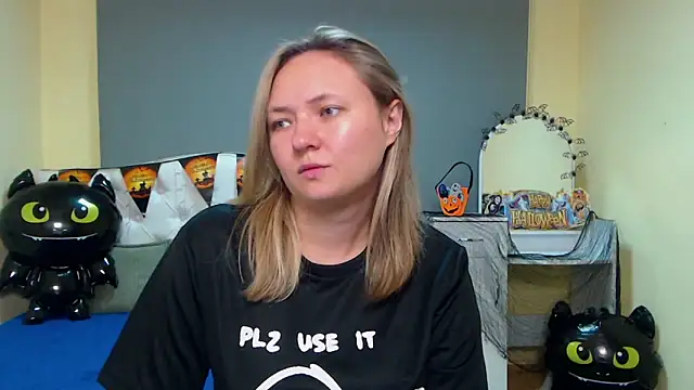 SallyVerda online show from October 23, 2025, 5:22 pm