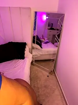 Snapshot of Amber_Martins_ chatting on November 7, 2025, 9:03 am Amber Martins online show from November 7, 2025, 9:03 am