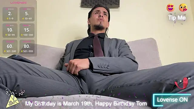 Snapshot of Tom_blunt96 chatting on March 19, 2025, 4:03 am Tom blunt96 online show from March 19, 2025, 4:03 am