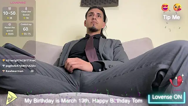Snapshot of Tom_blunt96 chatting on March 19, 2025, 10:00 am Tom blunt96 online show from March 19, 2025, 10:00 am