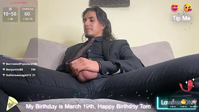 Snapshot of Tom_blunt96 chatting on March 21, 2025, 5:32 am Tom blunt96 online show from March 21, 2025, 5:32 am
