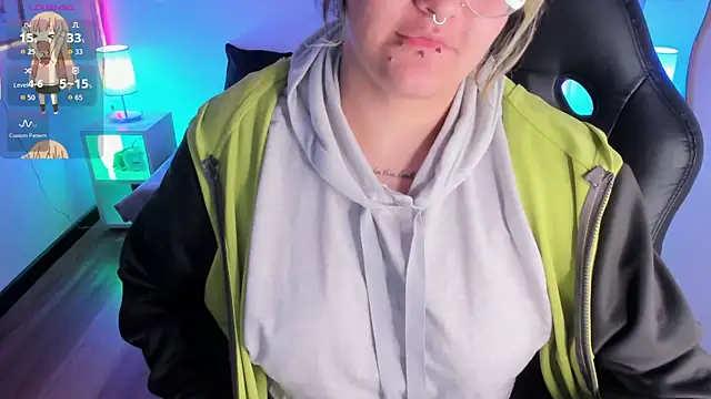 lucky-leah online show from October 30, 2025, 3:49 am