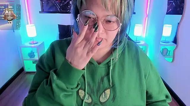 lucky-leah online show from April 1, 2026, 3:41 am