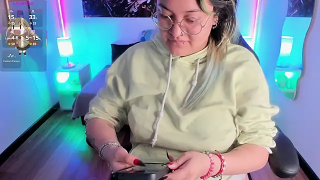 lucky-leah online show from November 25, 2025, 3:51 am