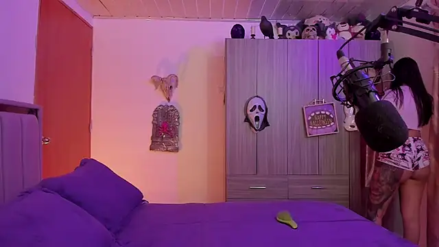 Snapshot of Kayla_foxxy chatting on October 24, 2025, 5:39 am Kayla foxxy online show from October 24, 2025, 5:39 am