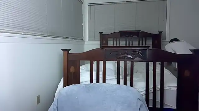 YUMIandbigWOLF online show from February 21, 2026, 4:25 am