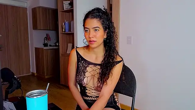 arteverena online show from April 13, 2026, 8:57 pm