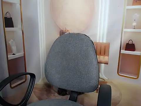 Love bug15 online show from September 15, 2025, 2:01 am