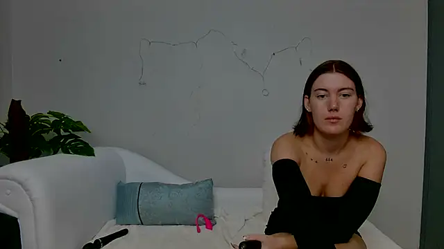 Snapshot of C1eopatra chatting on January 16, 2025, 6:48 pm C1eopatra online show from January 16, 2025, 6:48 pm