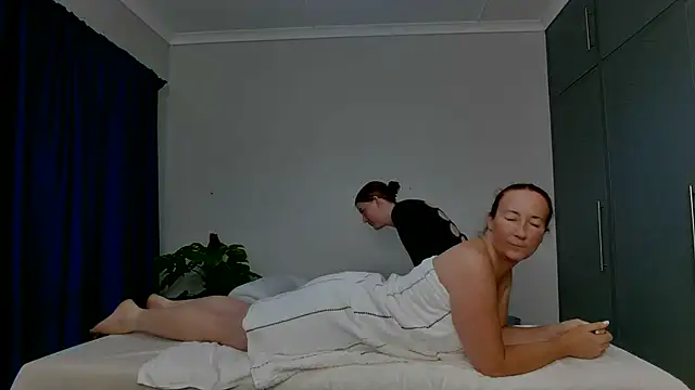 Snapshot of C1eopatra chatting on February 16, 2025, 6:32 pm C1eopatra online show from February 16, 2025, 6:32 pm