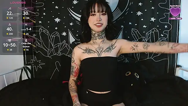 Snapshot of Isabella__dark chatting on October 4, 2025, 12:23 am Isabella dark online show from October 4, 2025, 12:23 am