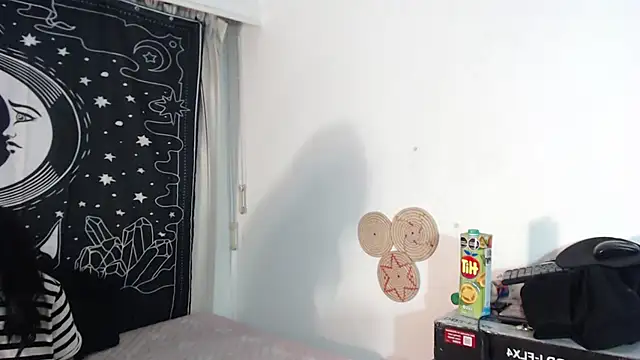 Snapshot of Isabella__dark chatting on February 8, 2025, 11:34 pm Isabella dark online show from February 8, 2025, 11:34 pm