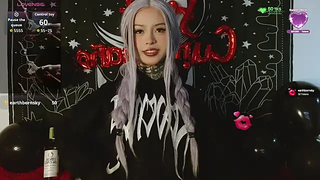 Snapshot of Isabella__dark chatting on October 14, 2025, 1:28 am Isabella dark online show from October 14, 2025, 1:28 am