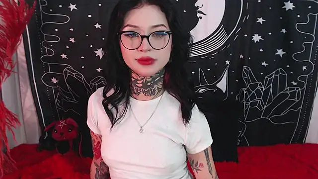Snapshot of Isabella__dark chatting on February 7, 2025, 11:45 pm Isabella dark online show from February 7, 2025, 11:45 pm